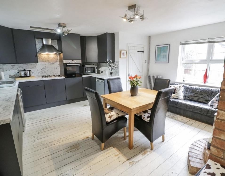 Lovely Comfortable 3 Bed Home, Worcester Esterno foto